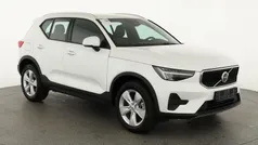 Crystal white perlglanzeffekt Neu 2025 Volvo XC40 Core SUV | 37.084 € (Superpreis)