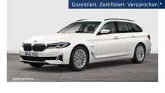 Weiß Gebraucht 2022 BMW 530e Luxury Line Kombi | 33.940 € (Fairer Preis)