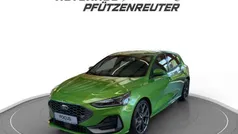 Mean green Neu 2025 Ford Focus ST Limousine | 38.990 € (Guter Preis)