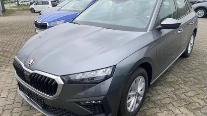 Neu Skoda Scala Selection 116 PS (85 kW) 2026 Graphitegrau metallic Kleinwagen