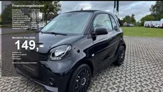 Schwarz bodypanels in black Gebraucht 2023 Smart ForTwo Electric Drive Coupé | 11.442 € (Fairer Preis)