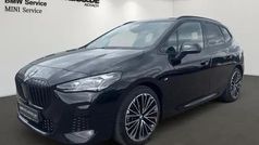 Saphirschwarz (schwarz) Gebraucht 2024 BMW 218 Active Tourer M Sport Van / Kleinbus | 31.900 € (Fairer Preis)