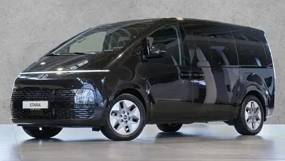 Gaia brown / mic Gebraucht 2025 Hyundai Staria Prime Van / Kleinbus | 44.330 € (Fairer Preis)