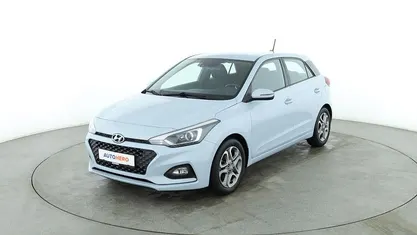Grau Gebraucht 2018 Hyundai i20 Trend Limousine | 15.120 € (Fairer Preis)