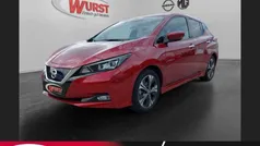 Red pearl metallic Gebraucht 2022 Nissan Leaf N-Connecta Kleinwagen | 15.690 € (Guter Preis)