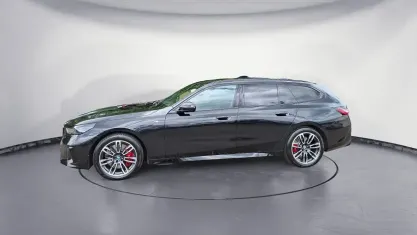 Gebraucht BMW 540 M Sport 303 PS (222 kW) 2025 Schwarz Kombi