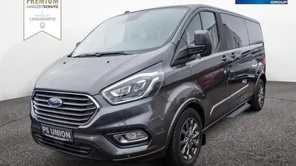 Gebraucht Ford Tourneo Titanium 131 PS (96 kW) 2022 Grau / magnetic grau Van / Kleinbus