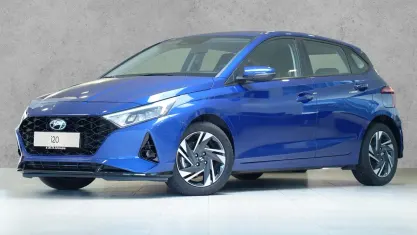 Gebraucht Hyundai i20 Trend 101 PS (74 kW) 2023 Intense blue Kleinwagen