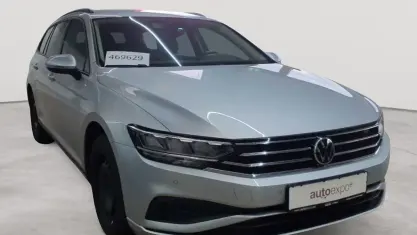 Gebraucht VW Passat Conceptline 150 PS (110 kW) 2022 Scale silver metallic Kombi
