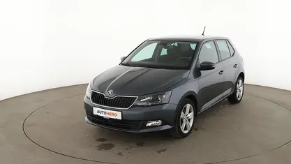Grau Gebraucht 2017 Skoda Fabia Style Kleinwagen | 10.450 € (Fairer Preis)