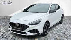 Weiss / atlasweiss Neu 2025 Hyundai i30 N Line Limousine | 26.970 € (Fairer Preis)