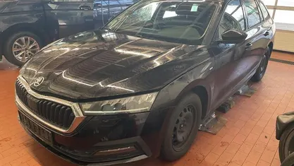 Schwarz Gebraucht 2022 Skoda Octavia Ambition Kombi | 18.830 € (Guter Preis)