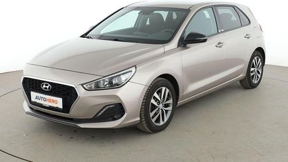 Usata Hyundai i30 YES! 99 CV (72 kW) 2020 Grigio Berlina