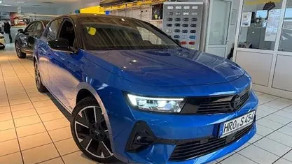 Gebraucht Opel Astra 114 kW (156 PS) 2024 Blau/typ aussenverkleidung met Limousine