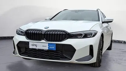 Weiß Gebraucht 2022 BMW 330 M Sport Kombi | 42.860 € (Teuer)