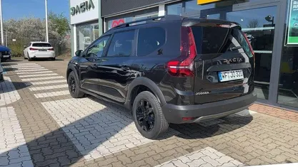 Neu Dacia Jogger Extreme 110 PS (80 kW) 2025 Perlmuttschwarz (schwarz) Van / Kleinbus