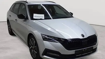 Gebraucht Skoda Octavia Style 245 PS (180 kW) 2022 Brillantsilber metallic Kombi