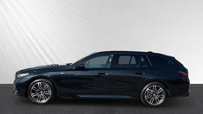 Gebraucht BMW 520 M Sport 197 PS (144 kW) 2024 Schwarz Kombi