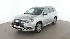 Silber Gebraucht 2021 Mitsubishi Outlander Spirit SUV | 23.700 € (Fairer Preis)
