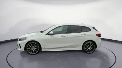 Gebraucht BMW 118 M Sport 136 PS (100 kW) 2023 Weiß Kleinwagen
