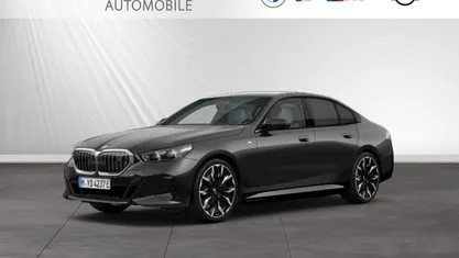 Sophistograu brillanteffekt metallic Gebraucht 2024 BMW i5 M Sport Limousine | 61.742 € (Fairer Preis)