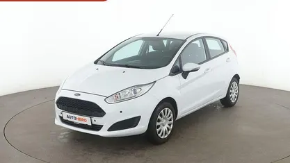 Weiß Gebraucht 2017 Ford Fiesta Trend Limousine | 8.660 € (Fairer Preis)