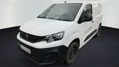 Weiss icy Gebraucht 2023 Peugeot Partner Premium Van / Kleinbus | 13.990 € (Superpreis)