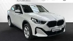 Mineralweiss metallic Gebraucht 2024 BMW X2 Efficient Dynamics SUV | 39.999 € (Superpreis)