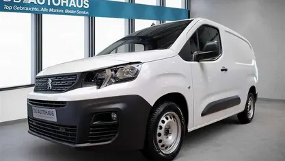 Gebraucht Peugeot Partner Premium 102 PS (75 kW) 2022 Weiß Van / Kleinbus