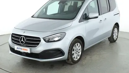 Gebraucht Mercedes T180 Progressive 116 PS (85 kW) 2022 Grau Van / Kleinbus