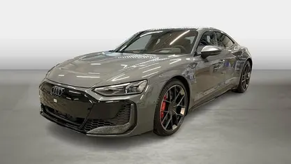 Nimbusgrau perleffekt Neu 2025 Audi e-tron GT quattro Performance Limousine | 159.990 €