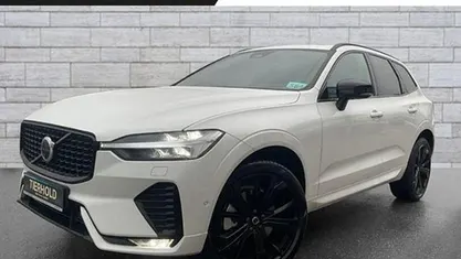Crystal white / metallic Gebraucht 2024 Volvo XC60 Plus SUV | 46.900 € (Fairer Preis)