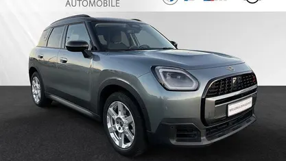 Smokey green metallic Gebraucht 2024 Mini Countryman SUV | 33.700 € (Guter Preis)
