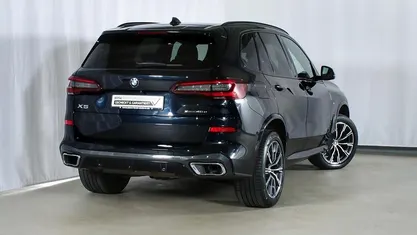 Gebraucht BMW X5 M Sport 286 PS (210 kW) 2021 Carbonschwarz metallic SUV