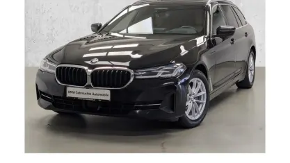 Gebraucht BMW 520 Sport Line 190 PS (139 kW) 2023 Schwarz Kombi