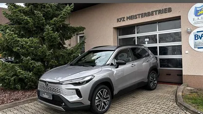 Gebraucht 2025 Toyota Corolla Cross Style SUV | 34.890 € (Fairer Preis)