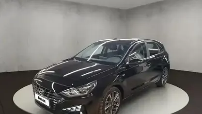 Gebraucht Hyundai i30 120 PS (88 kW) 2022 Phantom black / mic Limousine