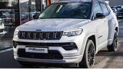 Gebraucht Jeep Compass 241 PS (177 kW) 2022 Silber SUV