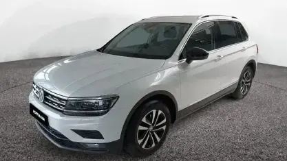 Gebraucht VW Tiguan IQ Drive 150 PS (110 kW) 2019 Oryx white motherofpearl effec SUV