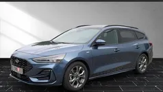 Chromablau (blau) Gebraucht 2023 Ford Focus ST-Line Kombi | 26.400 € (Fairer Preis)