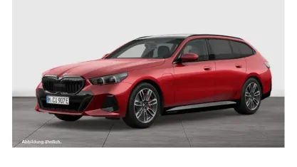 Gebraucht BMW 550e M Sport 489 PS (359 kW) 2025 Rot Kombi