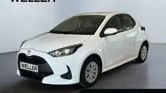 Weiß Gebraucht 2023 Toyota Yaris Comfort Kleinwagen | 13.990 € (Guter Preis)