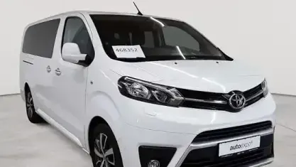 Gebraucht Toyota Proace Verso Comfort 144 PS (105 kW) 2022 Schaumweiß Kombi