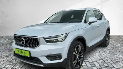 Gebraucht Volvo XC40 Inscription 261 PS (191 kW) 2021 Glacier silver metallic SUV