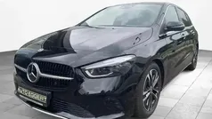 Schwarz Gebraucht 2023 Mercedes B180 Progressive Van / Kleinbus | 28.490 € (Guter Preis)