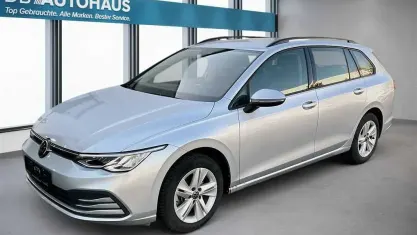 Gebraucht VW Golf VIII Life 116 PS (85 kW) 2023 Silber Kombi