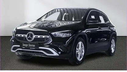 Gebraucht Mercedes GLA200 163 PS (119 kW) 2024 Unilack nachtschwarz SUV