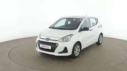 Weiß Gebraucht 2017 Hyundai i10 Basis Kleinwagen | 7.230 € (Fairer Preis)