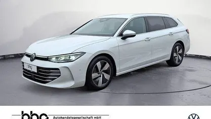 Weiß Gebraucht 2025 VW Passat Elegance Kombi | 36.430 € (Superpreis)