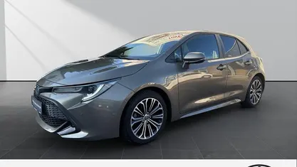 Gebraucht Toyota Corolla Hybrid Club 122 PS (89 kW) 2019 Oxide bronze Limousine